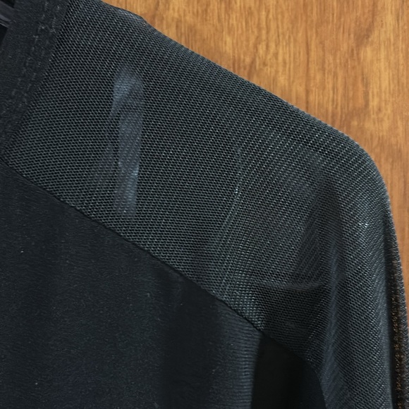 Ladies large 3/4 sleeve black top - Picture 3 of 6